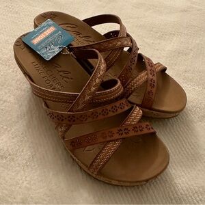 Skechers Resort Beverlee Wedge Sandal size 8 Brown Tiger Posse Brown Color